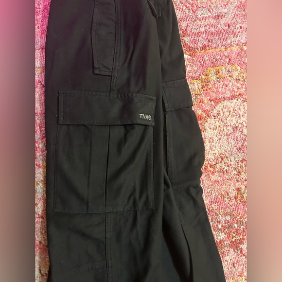 Aritzia- TNA New Supply Cargo Pants - Picture 9 of 9